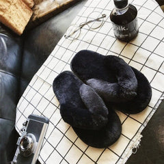 Designer Flip Flops Women Flat Slippers Women Indoor Home Slippers Ladies House Shoes Thick Fluff Warm Slipper Soft Cotton Shoes